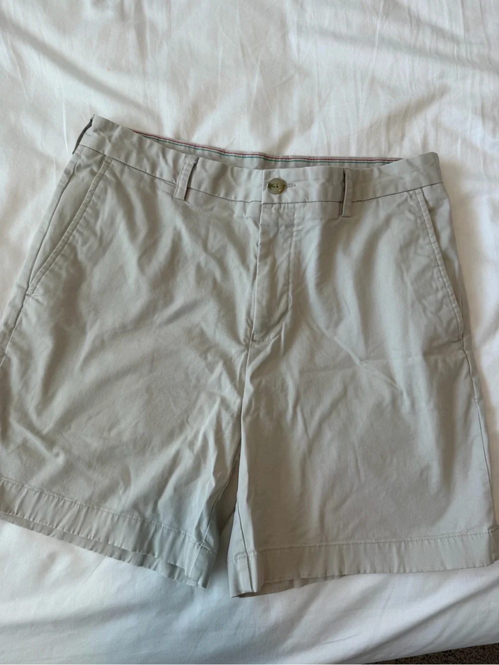 Southern Tide Men's Flat Front Shorts - Light Cream
